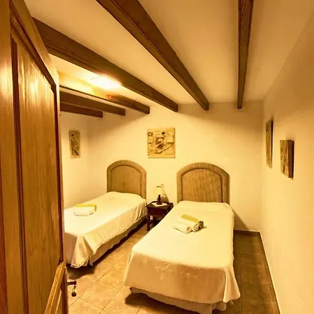 Les Palmeres-lleida Villa *